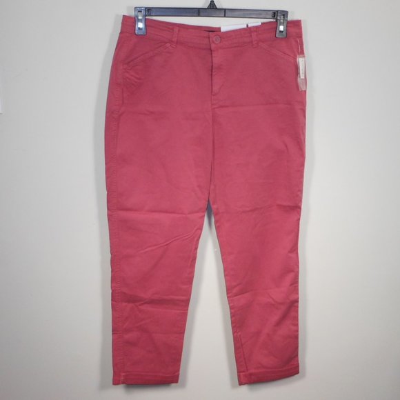 New Reitmans women 2 cropped pants & 1 short - Picture 2 of 6